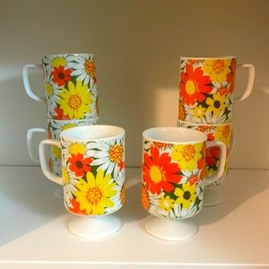 (6) Six Vintage Daisy Mugs